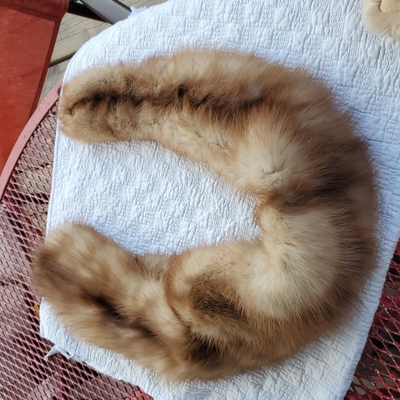 💥SOLD💥Large Authentic Mink Collar - Picture 7 of 14
